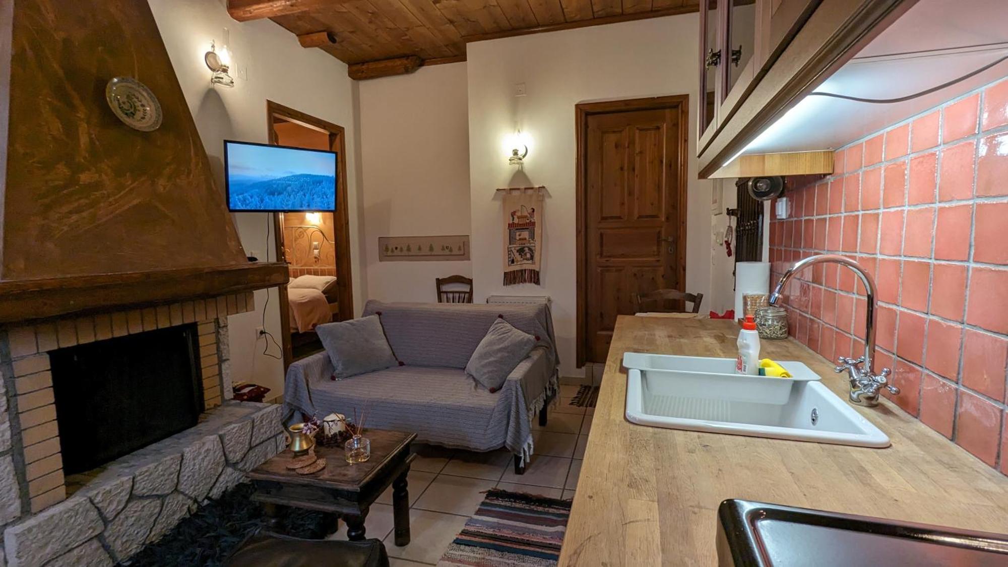 Diminio 2 Apartment At Livadi Arachova Bagian luar foto